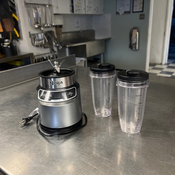 Ninja Nutri-Blender Pro w/ Auto iQ - Picture 3 of 8
